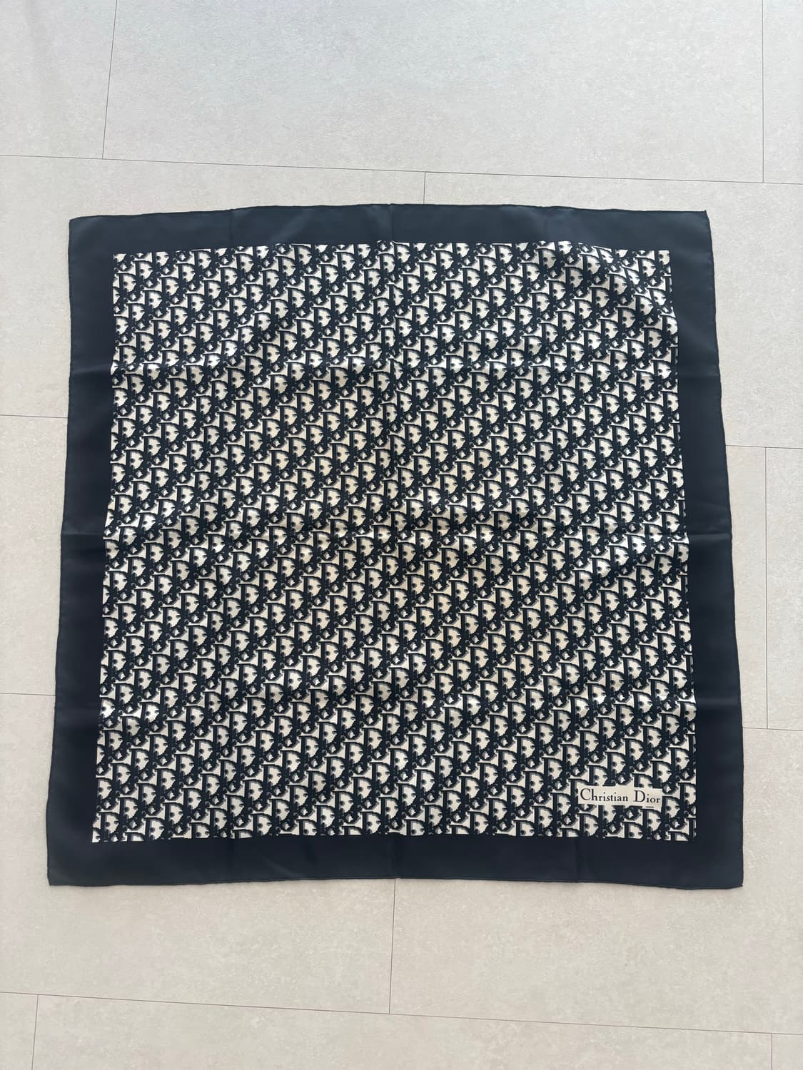 디올 오블리크 실크 스카프 블랙 정품 상품이미지1