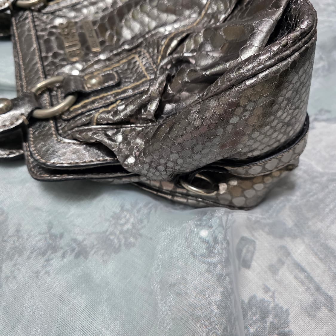 빈티지 Guess 게스 실버 메탈 레더 숄더백 y2k 오네갸루 상품이미지6