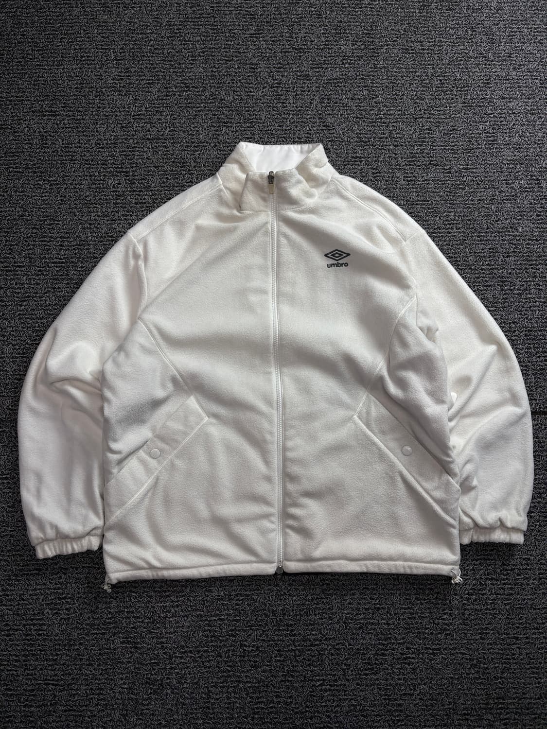 엄브로 리버시블 빅로고 플리스 우븐 자켓 1739 상품이미지2