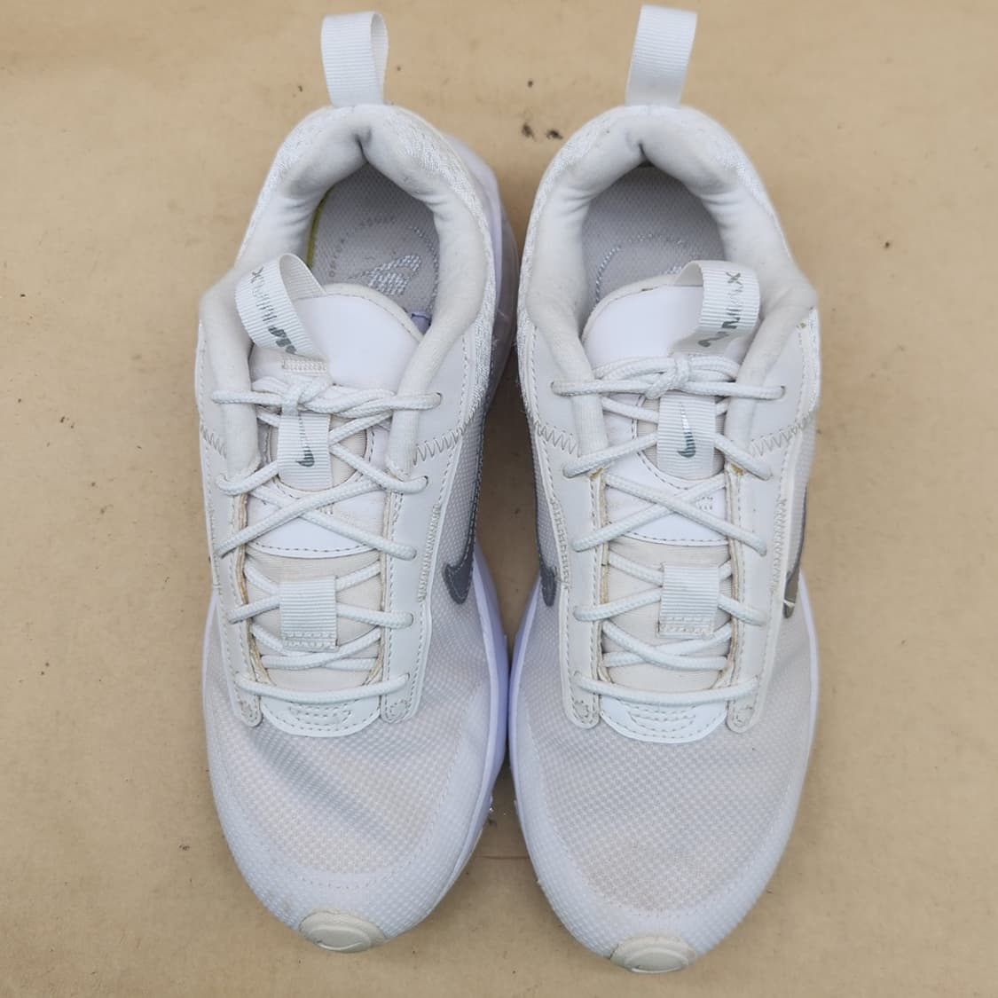 나이키 에어맥스 인터락 여성운동화240  상품이미지2