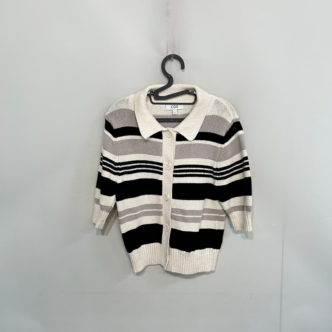 코스 반팔 카라 니트 상품이미지1