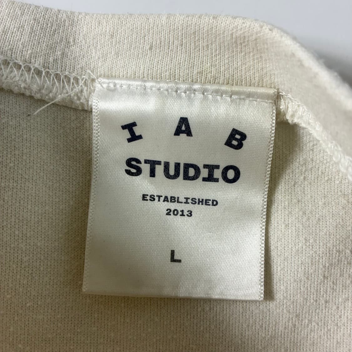 IAB studio  아이앱스튜디오 스펠아웃 화이트 반팔티셔츠  상품이미지6
