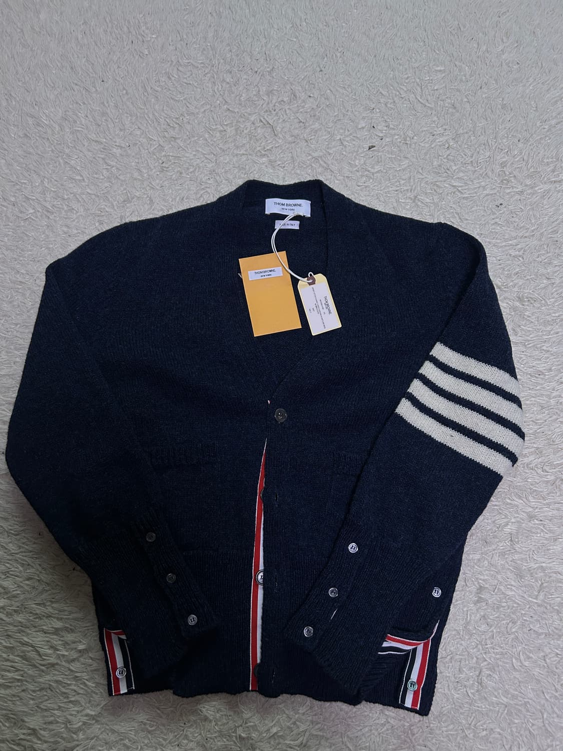 [새상품급, 3] 톰브라운 사선완장 셰틀랜드 가디건 네이비 상품이미지1