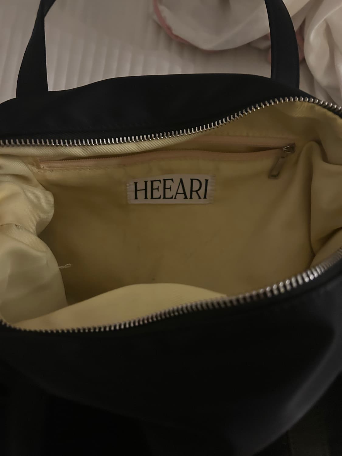 히어리 오로라 셔링 더플백 상품이미지2