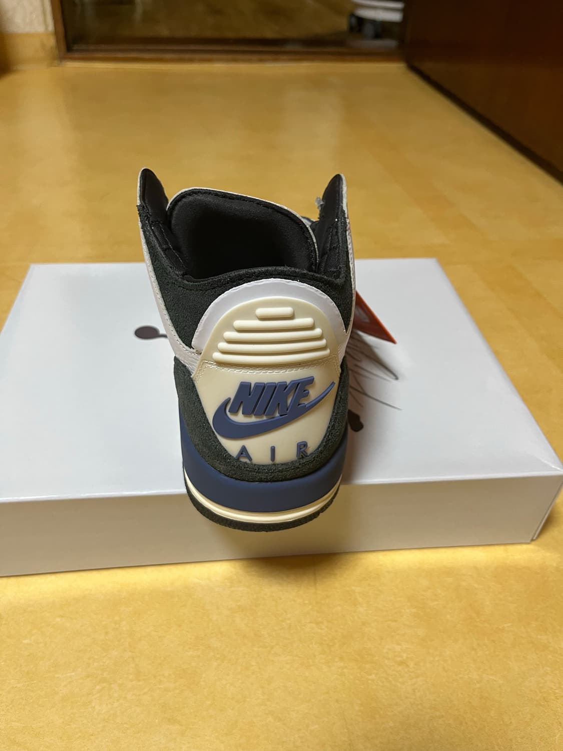 조던3 아마 마니에르 OG 포더 러브 270 사이즈 판매합니다 상품이미지5