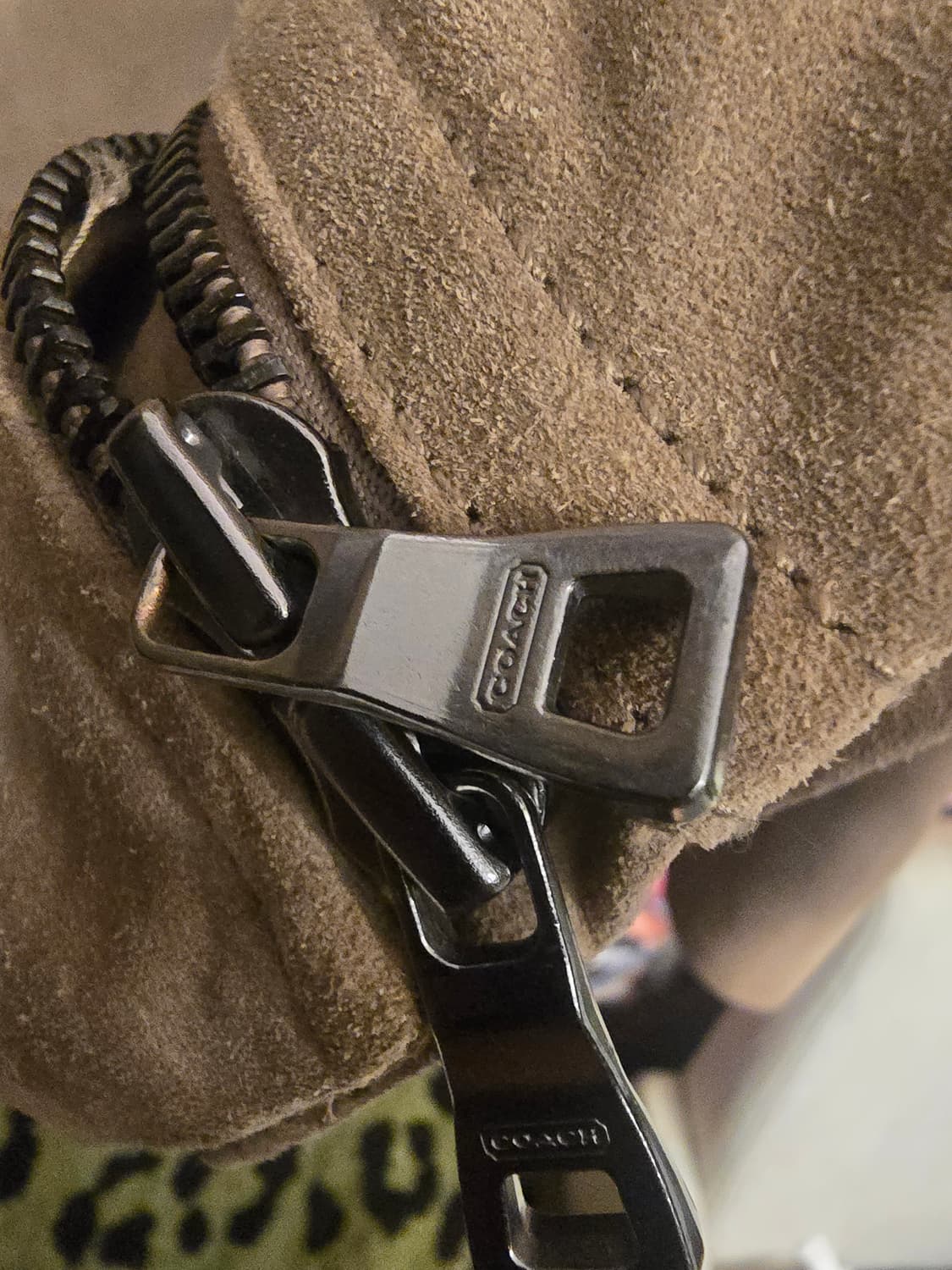 코치(Coach)의 스웨이드 가죽 재킷 상품이미지4