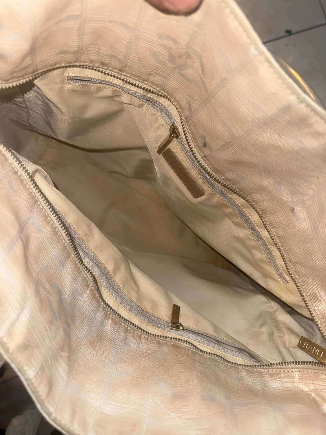 정품 샤넬 뉴트래블 쇼퍼백 팝니다 상품이미지6