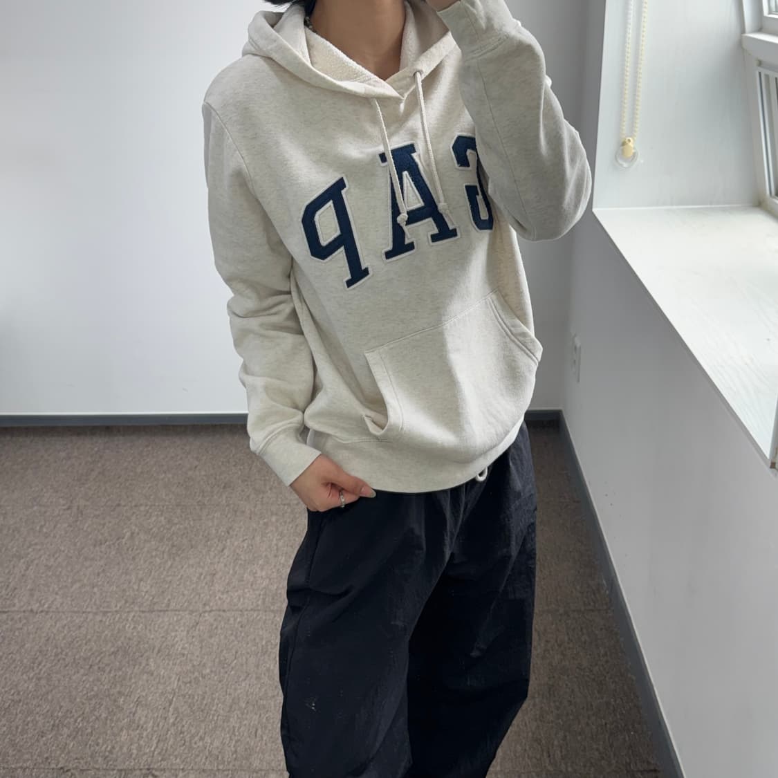 Gap 갭 네이비 로고 아이보리 후드티 상품이미지2