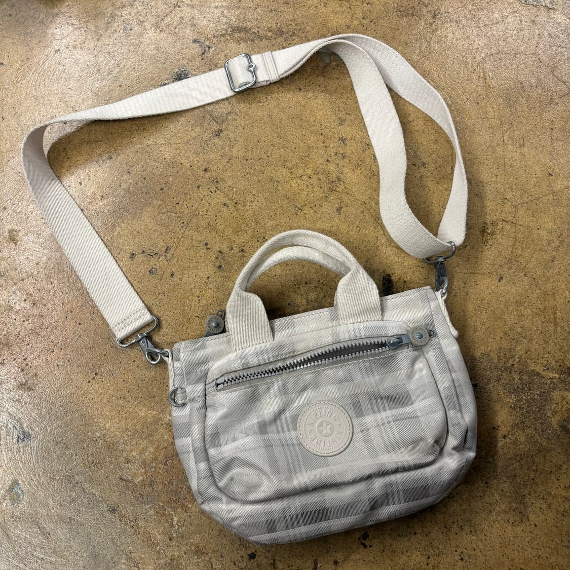 키플링 멜란지 화이트 그레이 체크 숄더백 크로스백 가방 상품이미지1