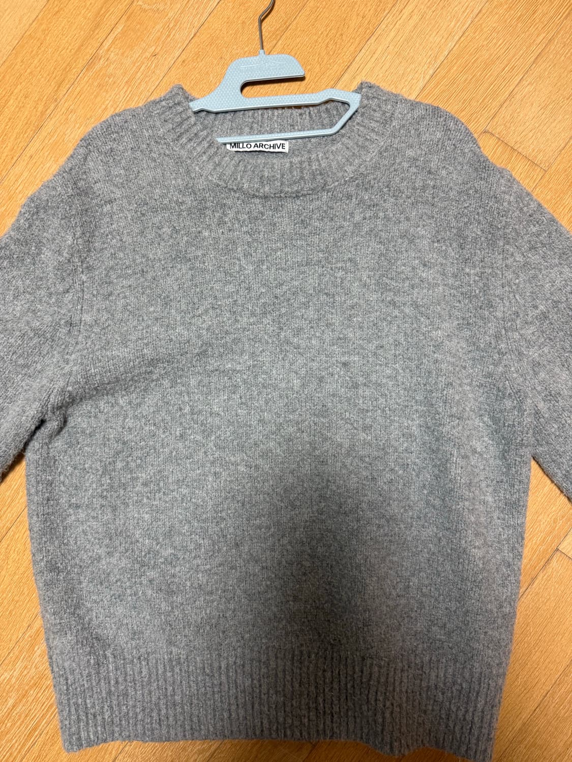 밀로 아카이브 크롭 실루엣 니트 멜란지 그레이 상품이미지1