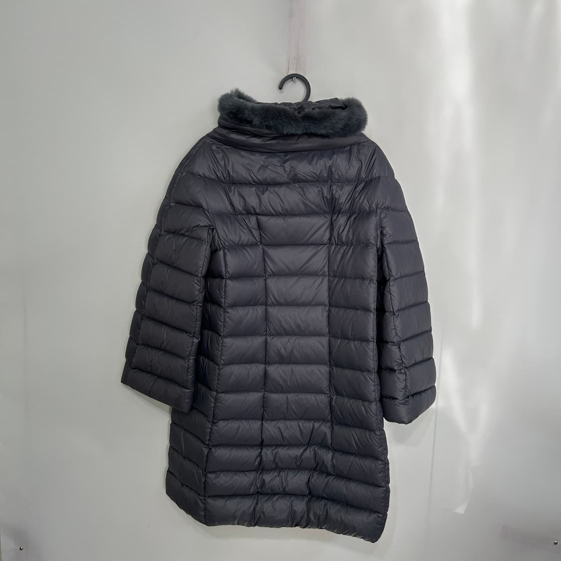 아르마니꼴레지오니 여성 거위털 패딩 42사이즈(95정도) 상품이미지3