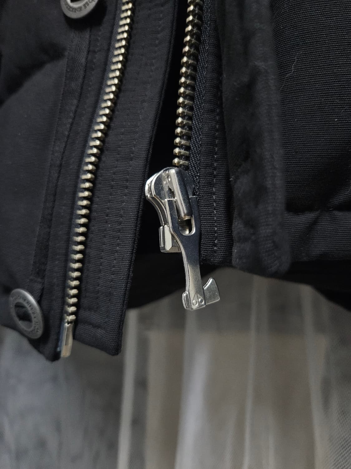 무스너클 쓰리쿼터 블랙퍼 패딩  S/P사이즈 상품이미지3