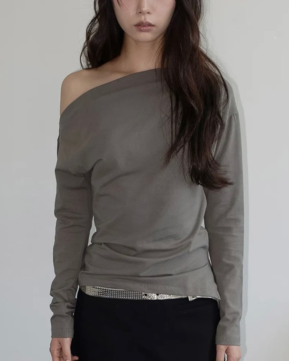 온스카 ONE-SHOULDER ELASTIC T (MUD) 상품이미지1