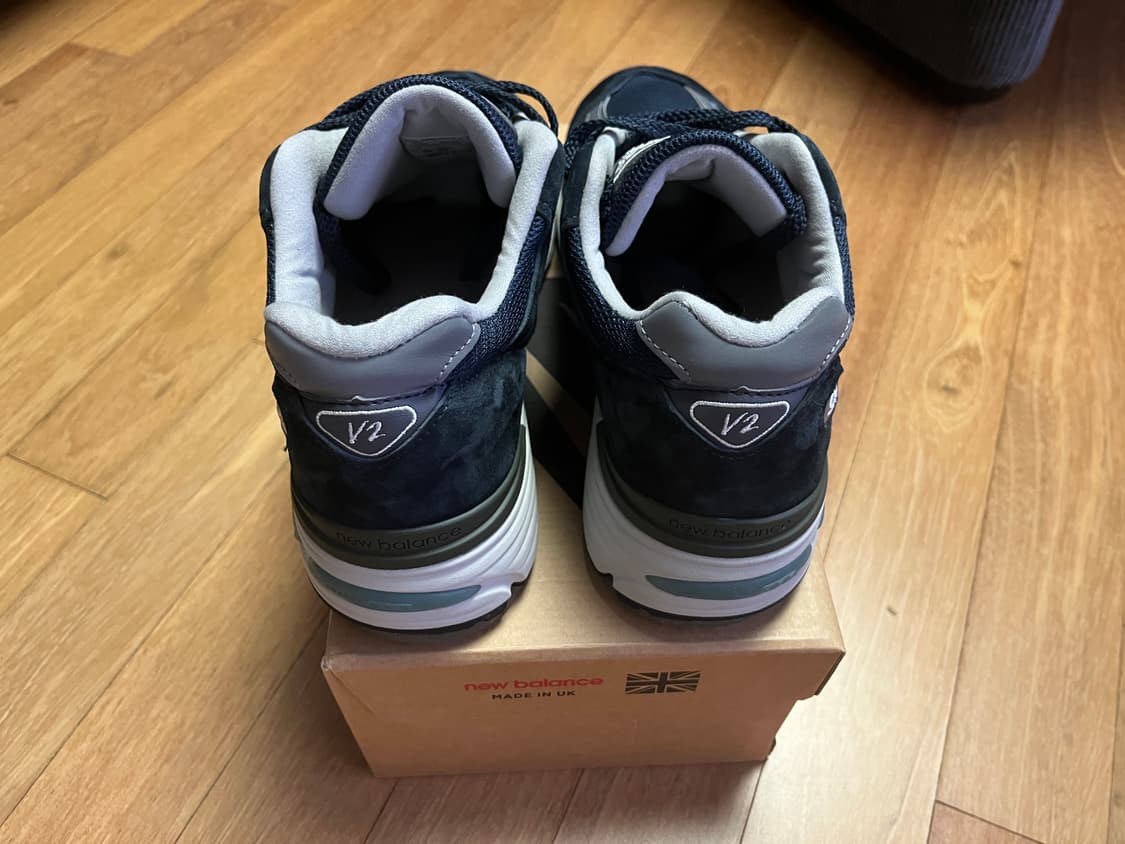 뉴발란스 991 v2 다크네이비 270사이즈 판매합니다. 상품이미지4