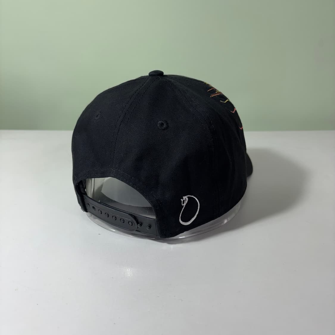 OS 뉴에라 X 마수미 이시카와 블랙 스카쟌 용 자수 볼캡 상품이미지4