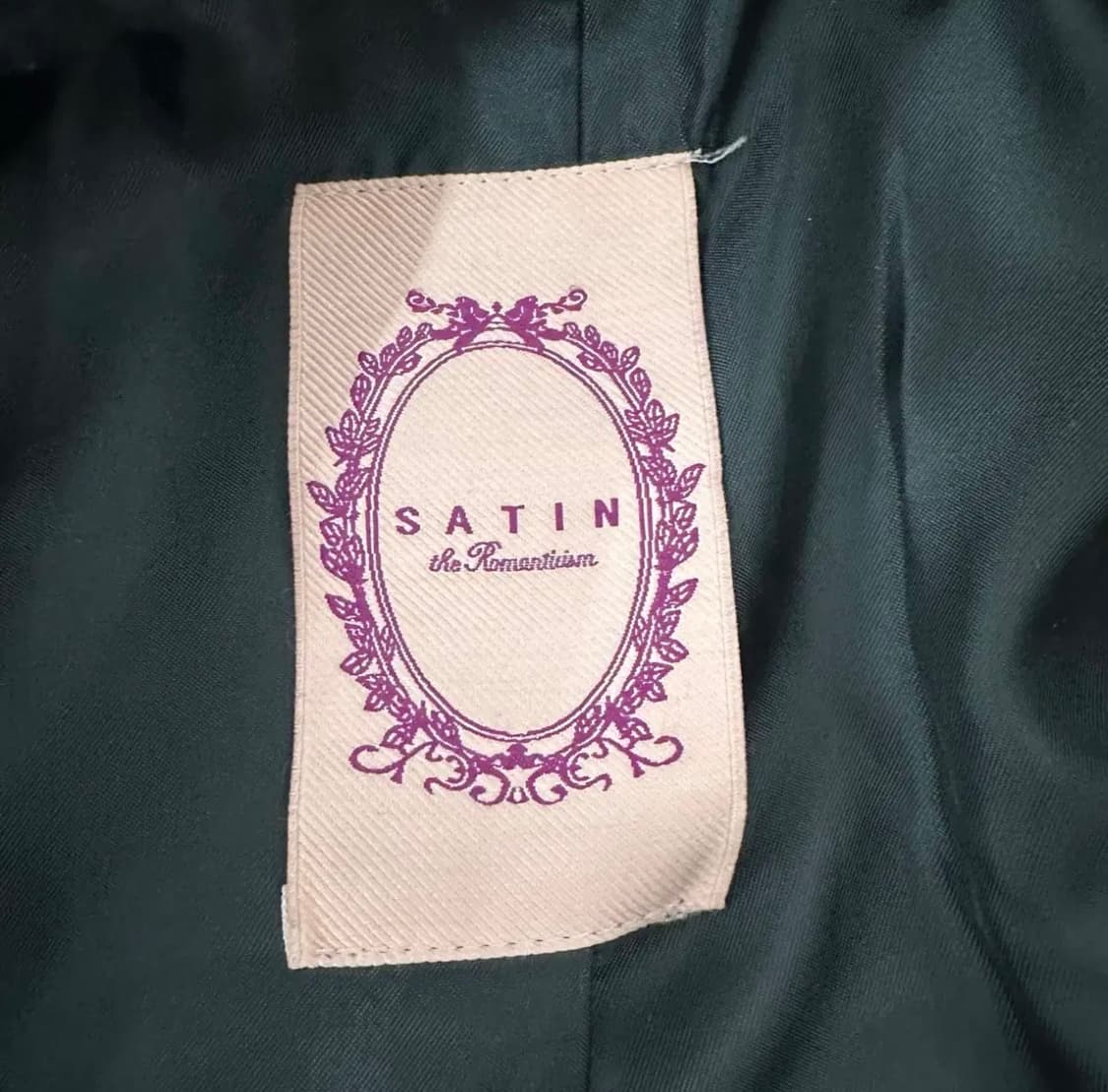 샤틴 페 블랙 화이트 플로럴 더블버튼 크롭 자켓 OS(빈티지)  상품이미지4