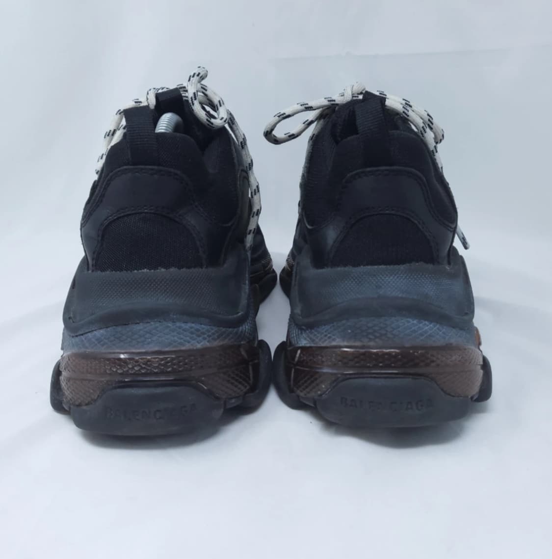 발렌시아가 트리플 블랙 스니커즈 275 상품이미지3