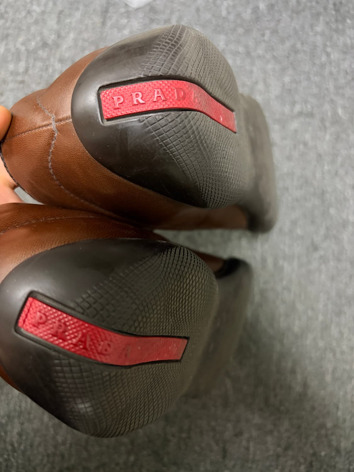 265-270 프라다 스포츠 로퍼 삼각로고 토바코 상품이미지5