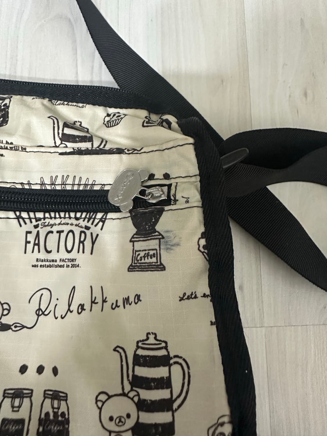 리락쿠마 크로스백 상품이미지6