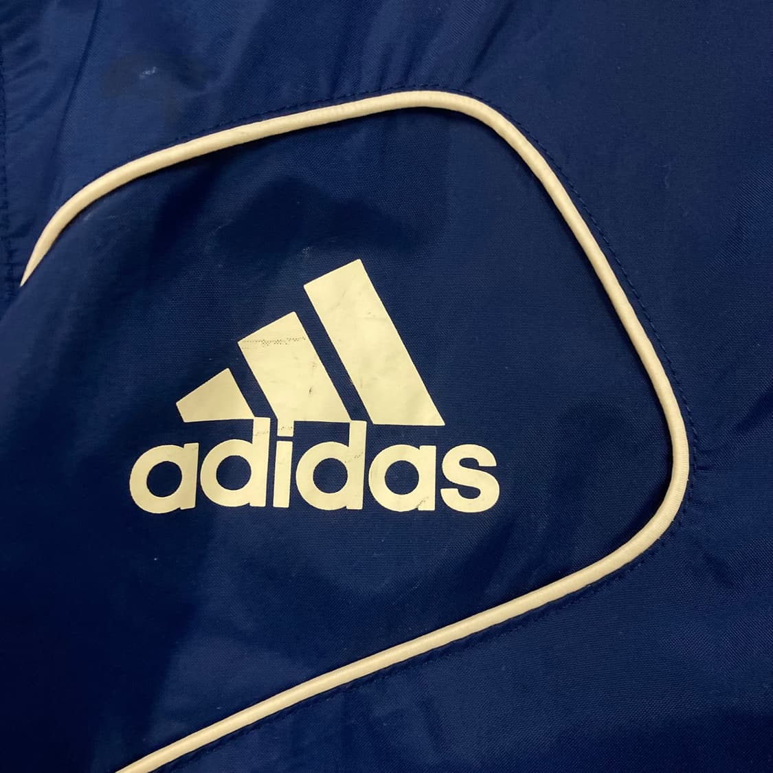 아디다스 네이비 컬러 첼시 로고 바람막이 상품이미지4