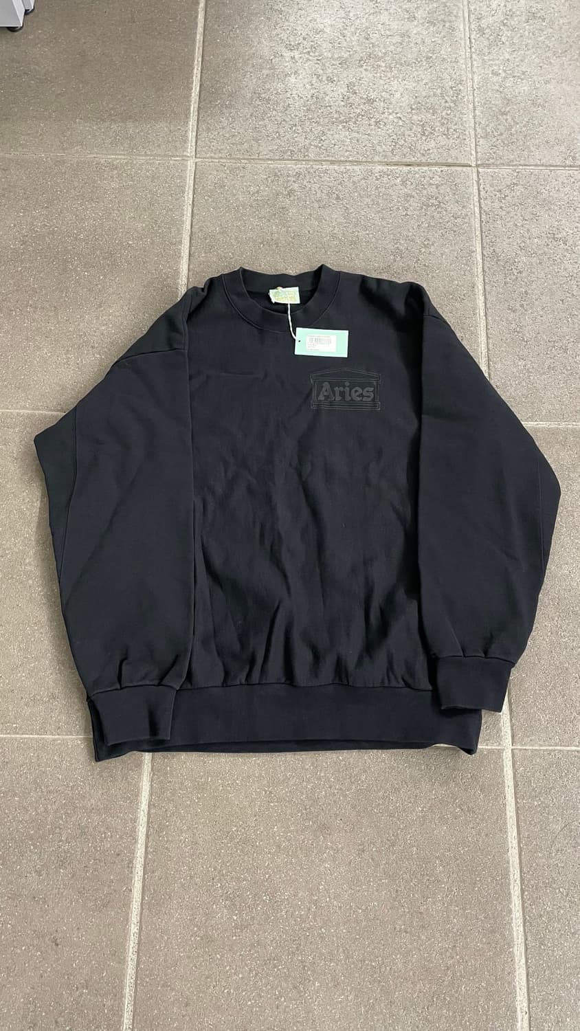 아리즈 블랙 스웻셔츠 에리즈 상품이미지1