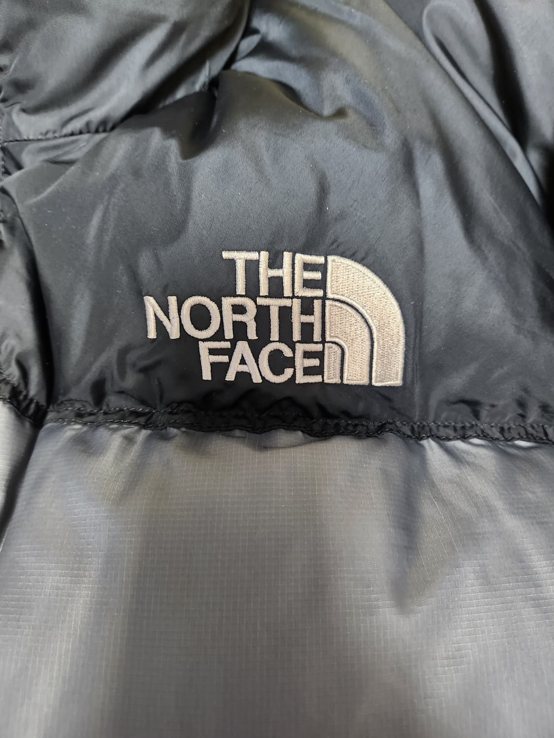 (105) 노스페이스 1996 눕시 700 패딩 그레이 회검 상품이미지3