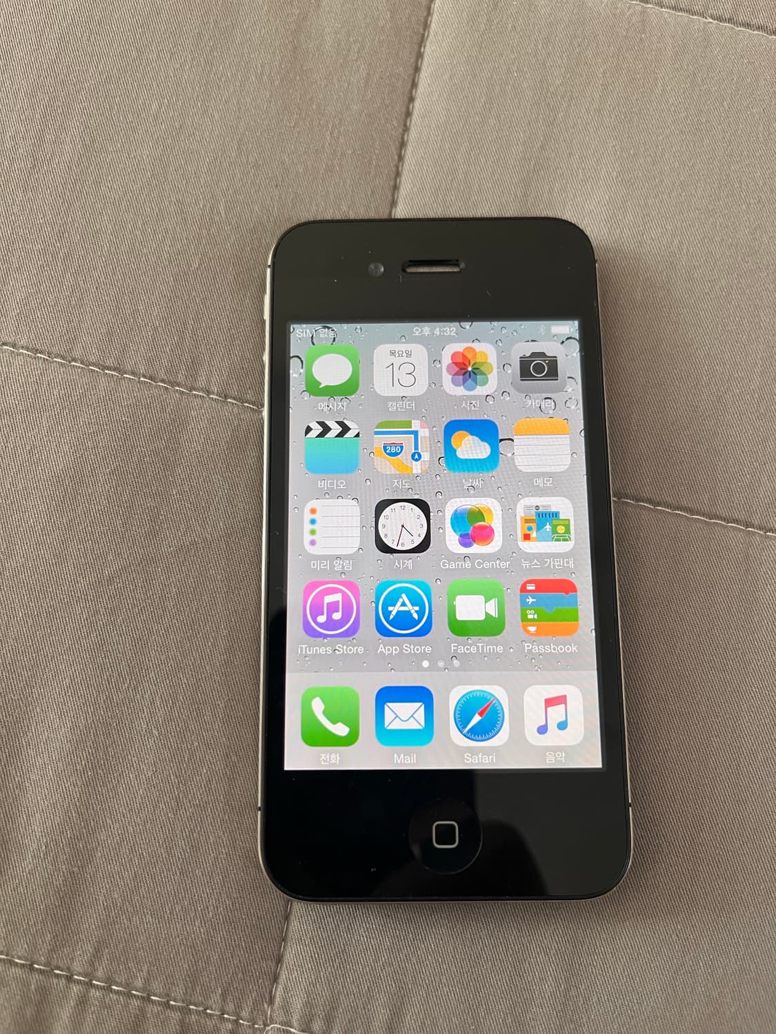 아이폰4S 블랙 모델 16GB A급 상품이미지1