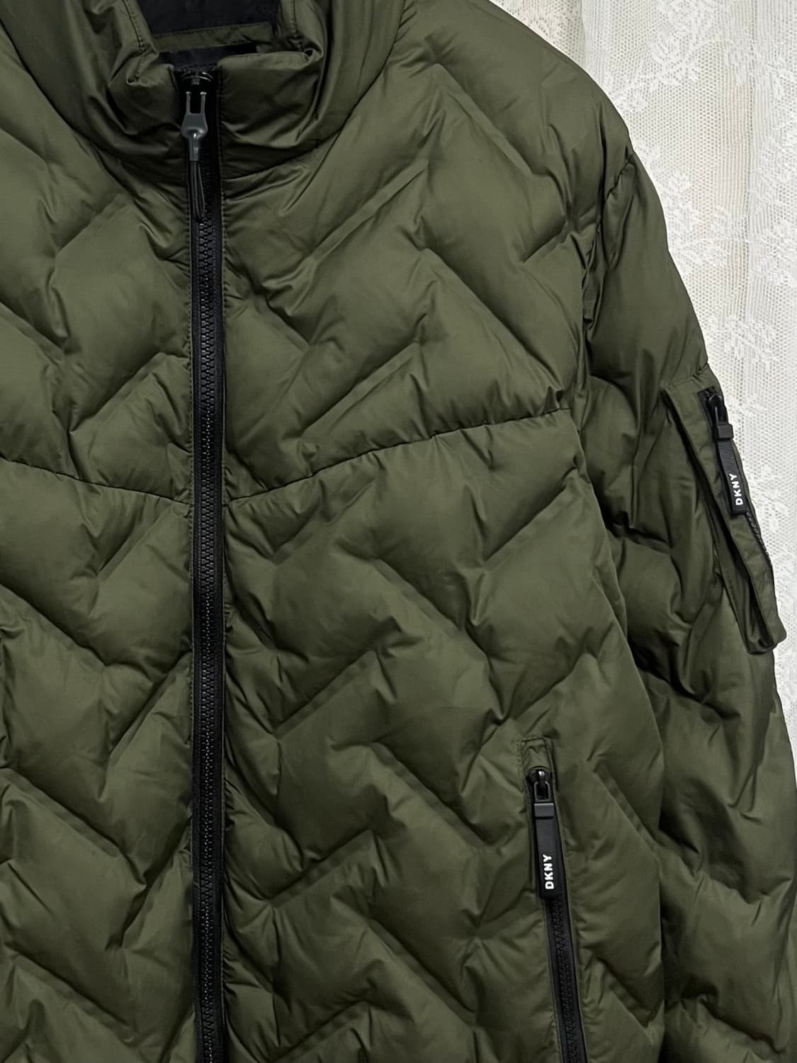 XL) DKNY 남성 퀼팅 패딩 점퍼 카키 상품이미지4