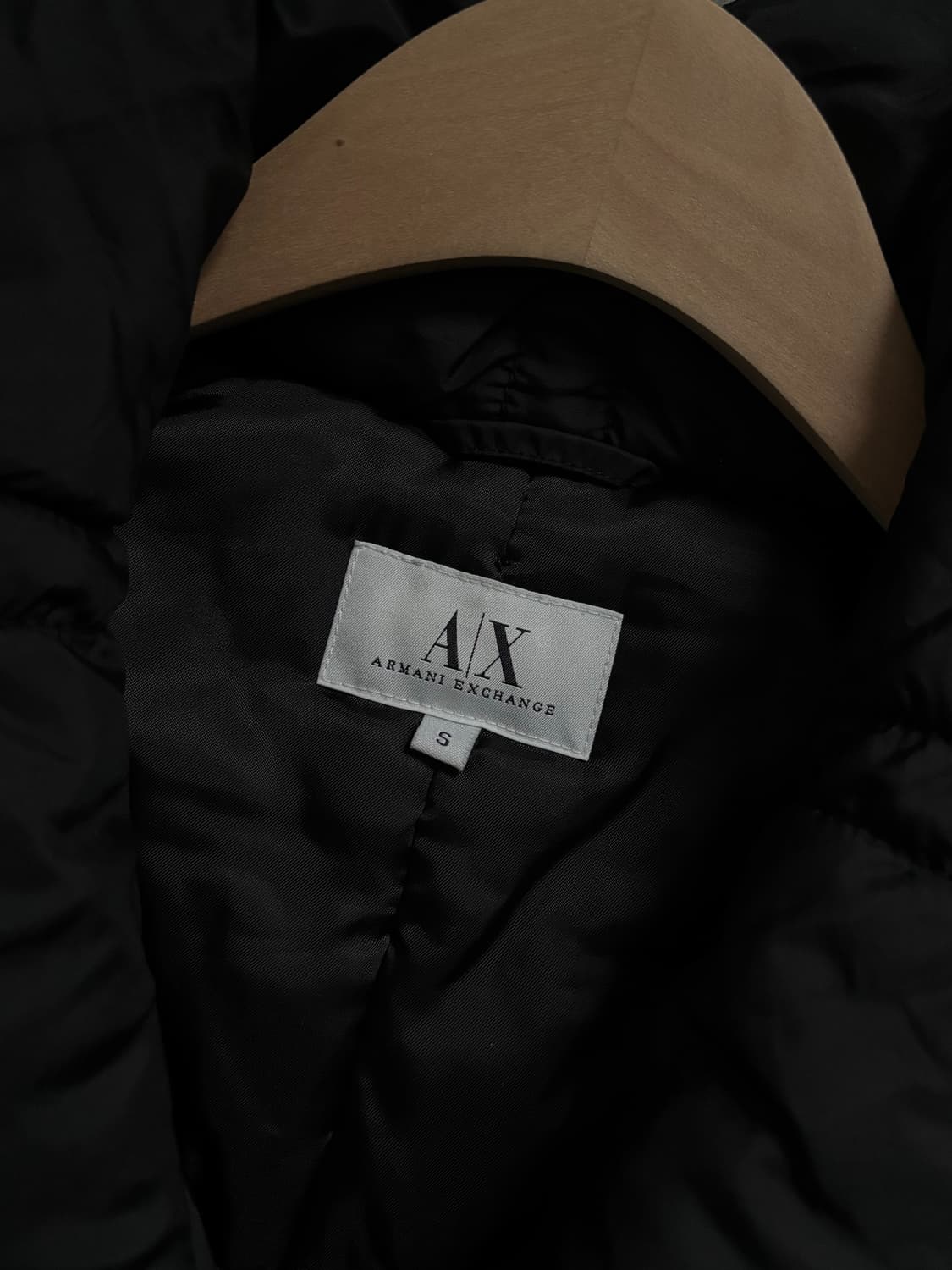 Armani Exchange 아르마니 익스체인지 블랙 카라 숏패딩  상품이미지9