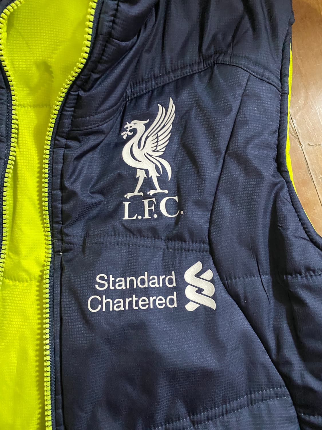 위덱스 리버풀 챔피언스리그 양면 패딩 조끼 XL 상품이미지2