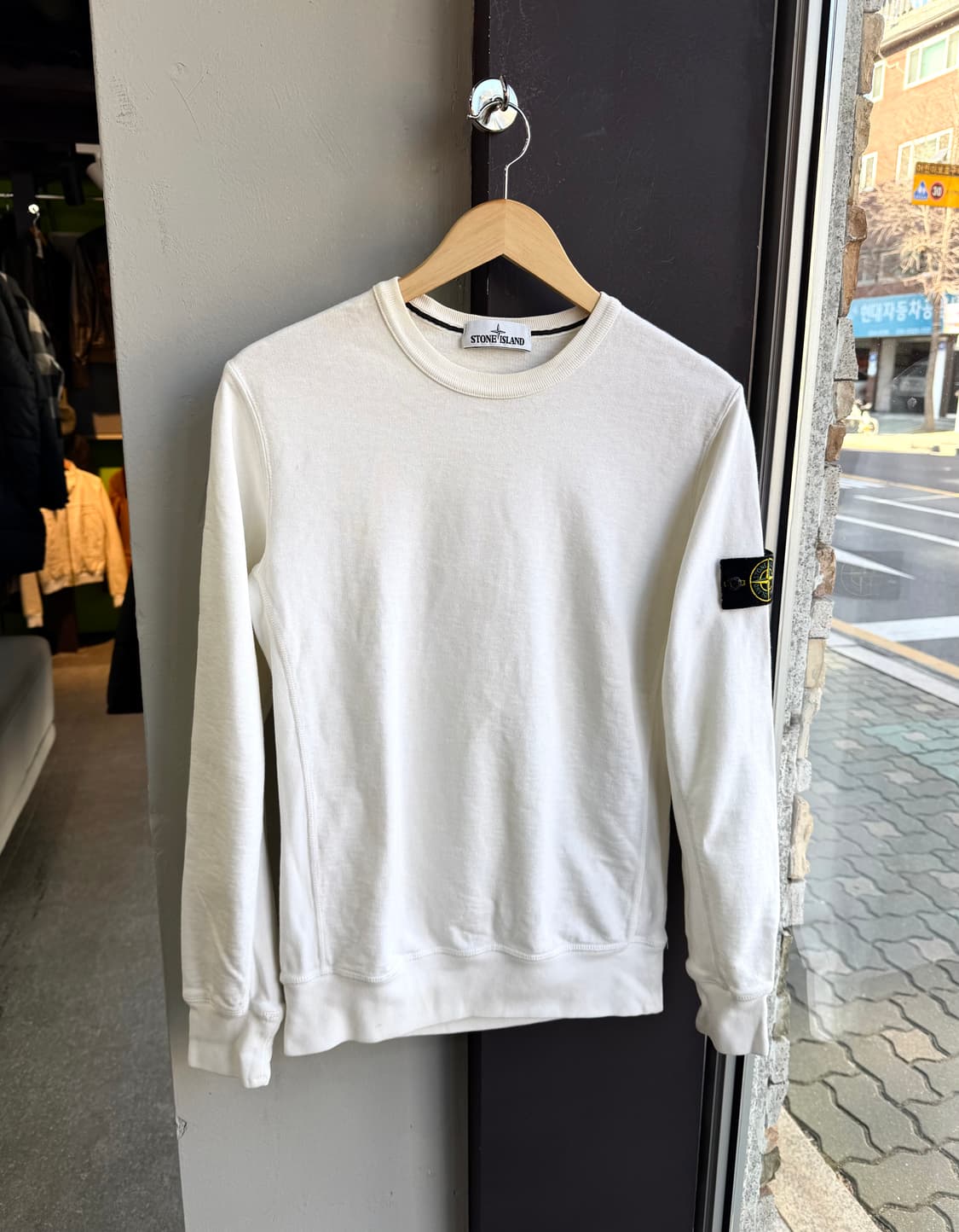 .M/ 스톤아일랜드 와펜 화이트코튼 슬리브 맨투맨 상품이미지2
