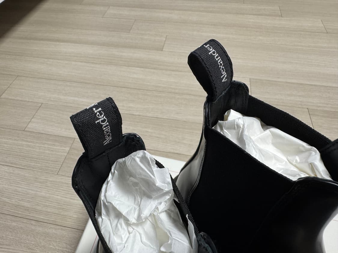 ALEXANDER MCQUEEN 586198 WHX52 1000 40.5 상품이미지2