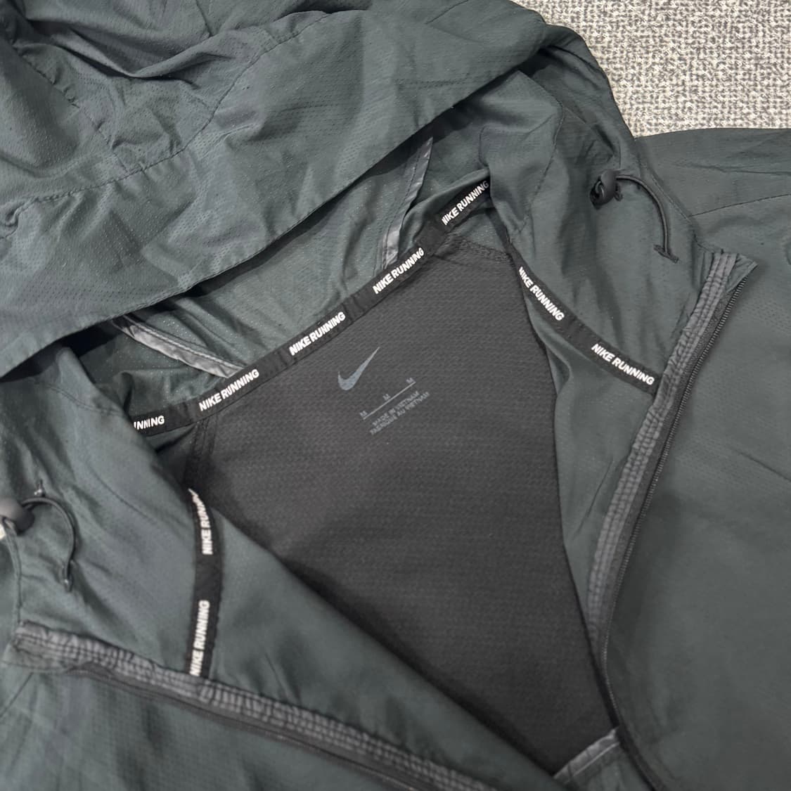 나이키 런닝 원드브레이커 상품이미지4