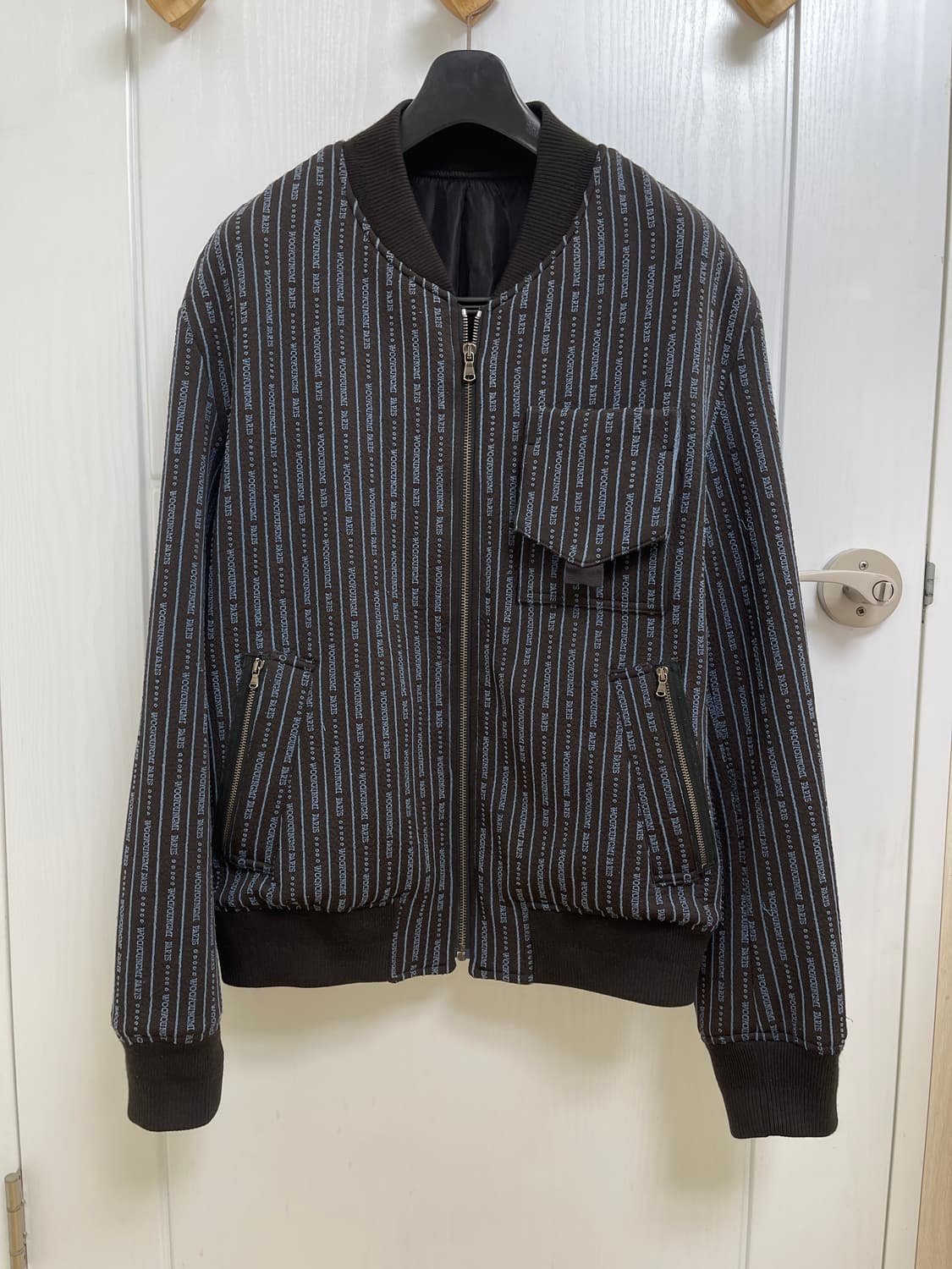 우영미 올오버 스트라이프 봄버 자켓 50사이즈 상품이미지1