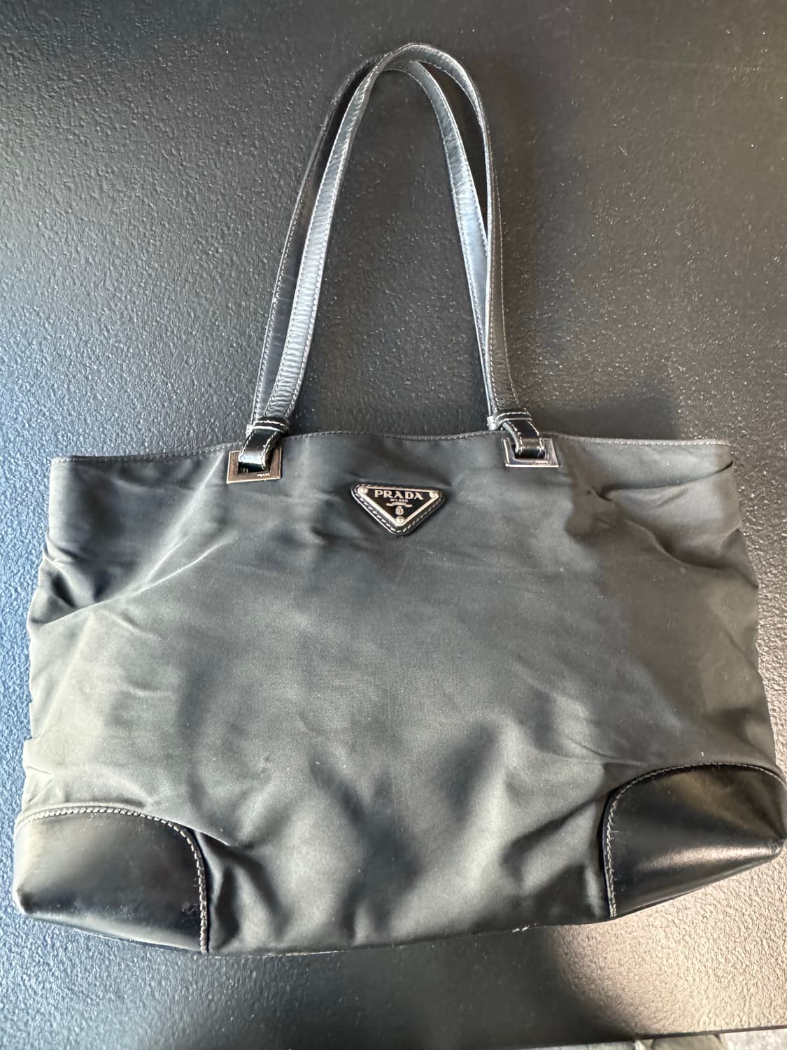 프라다 포코노 숄더백 상품이미지1