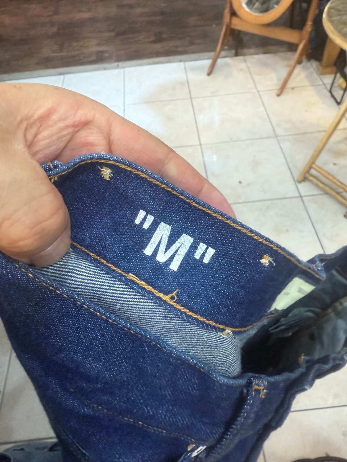 34 정품 오프화이트 DO NOT REMOVE 데님팬츠 팝니다 상품이미지4