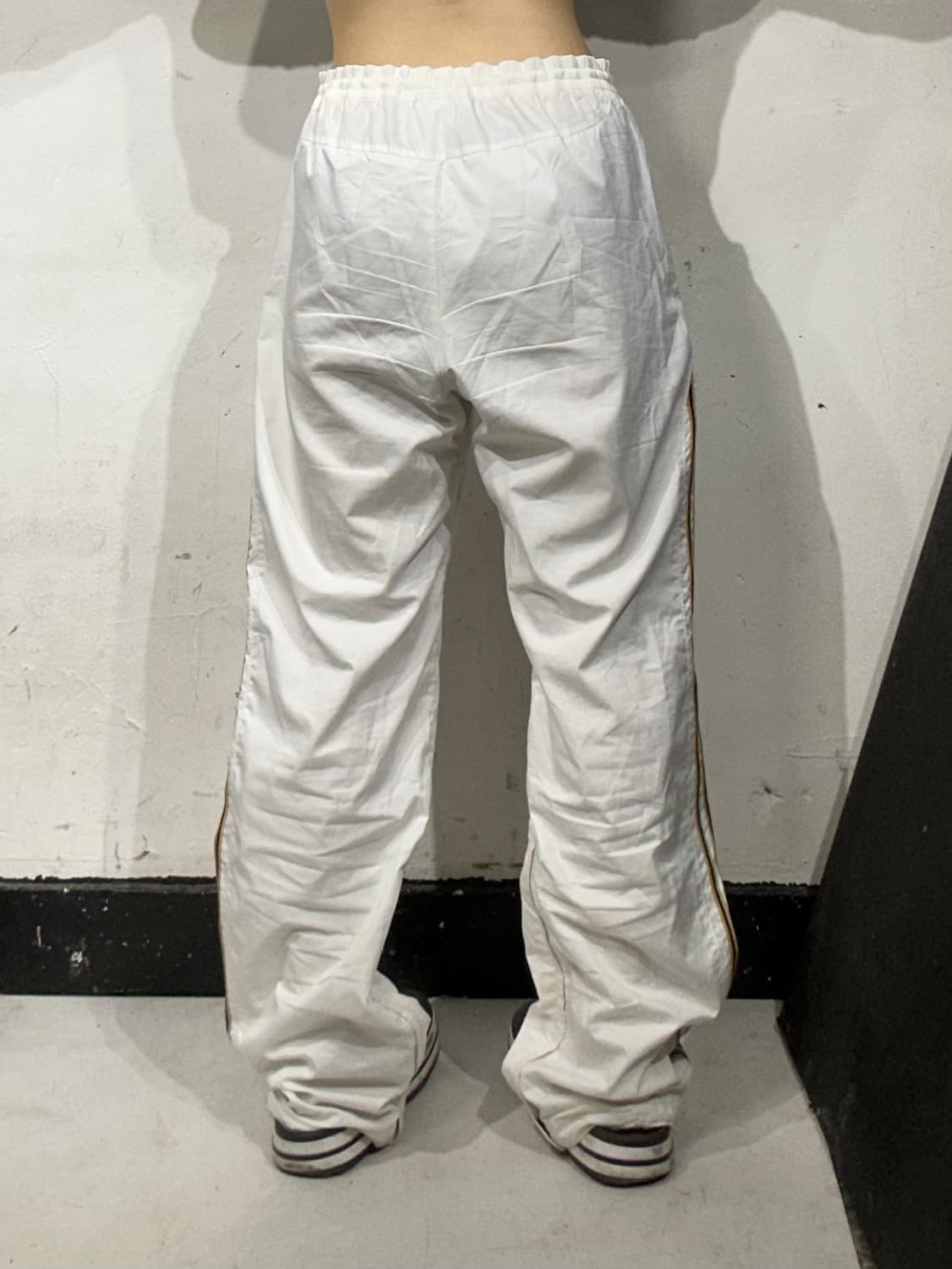 아디다스 화이트 골드 삼선 와이드 트랙 팬츠 추리닝 바지 M 상품이미지3