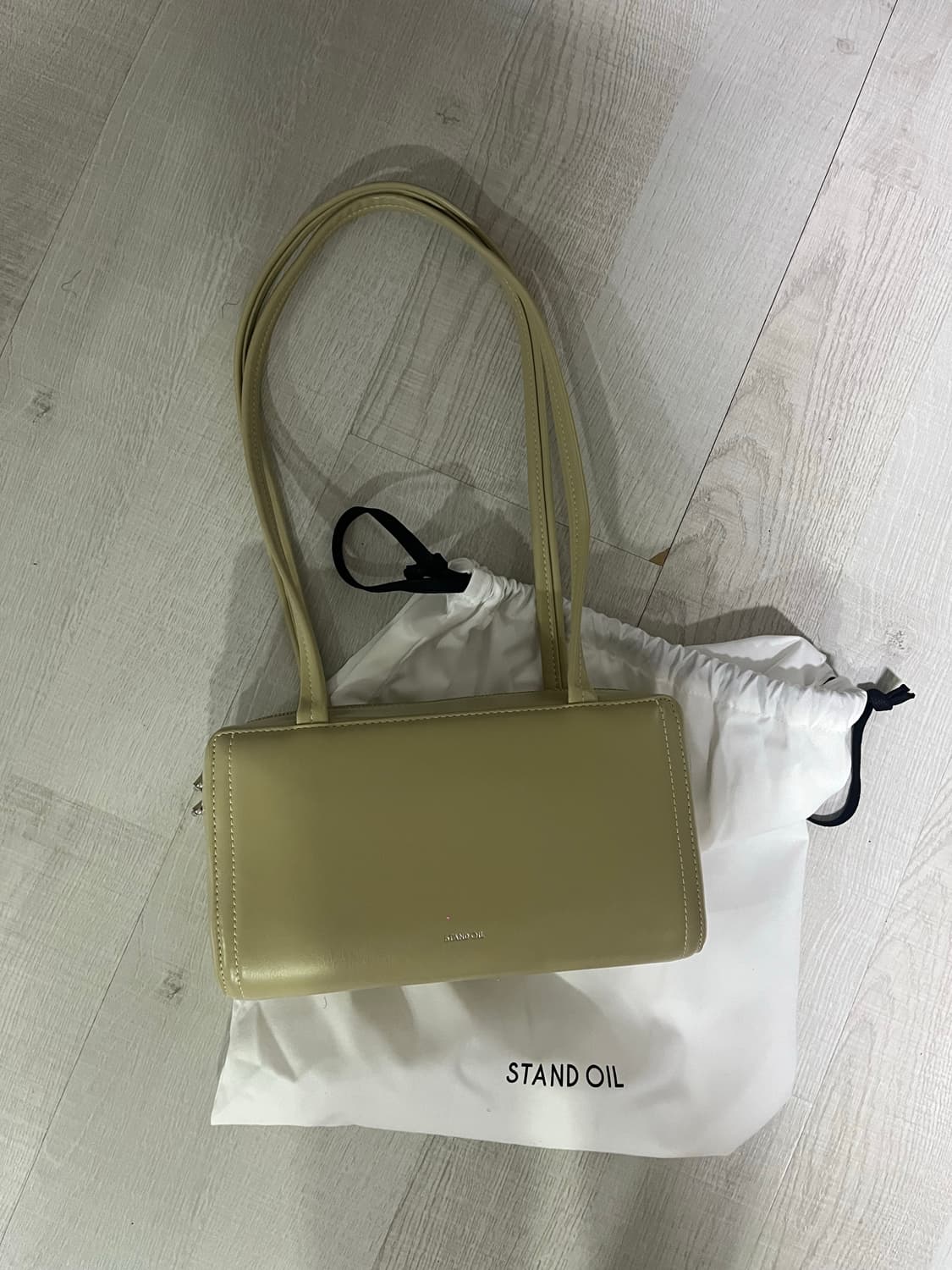 스탠드 오일 포스트백 샌드컬러 새상품 상품이미지2