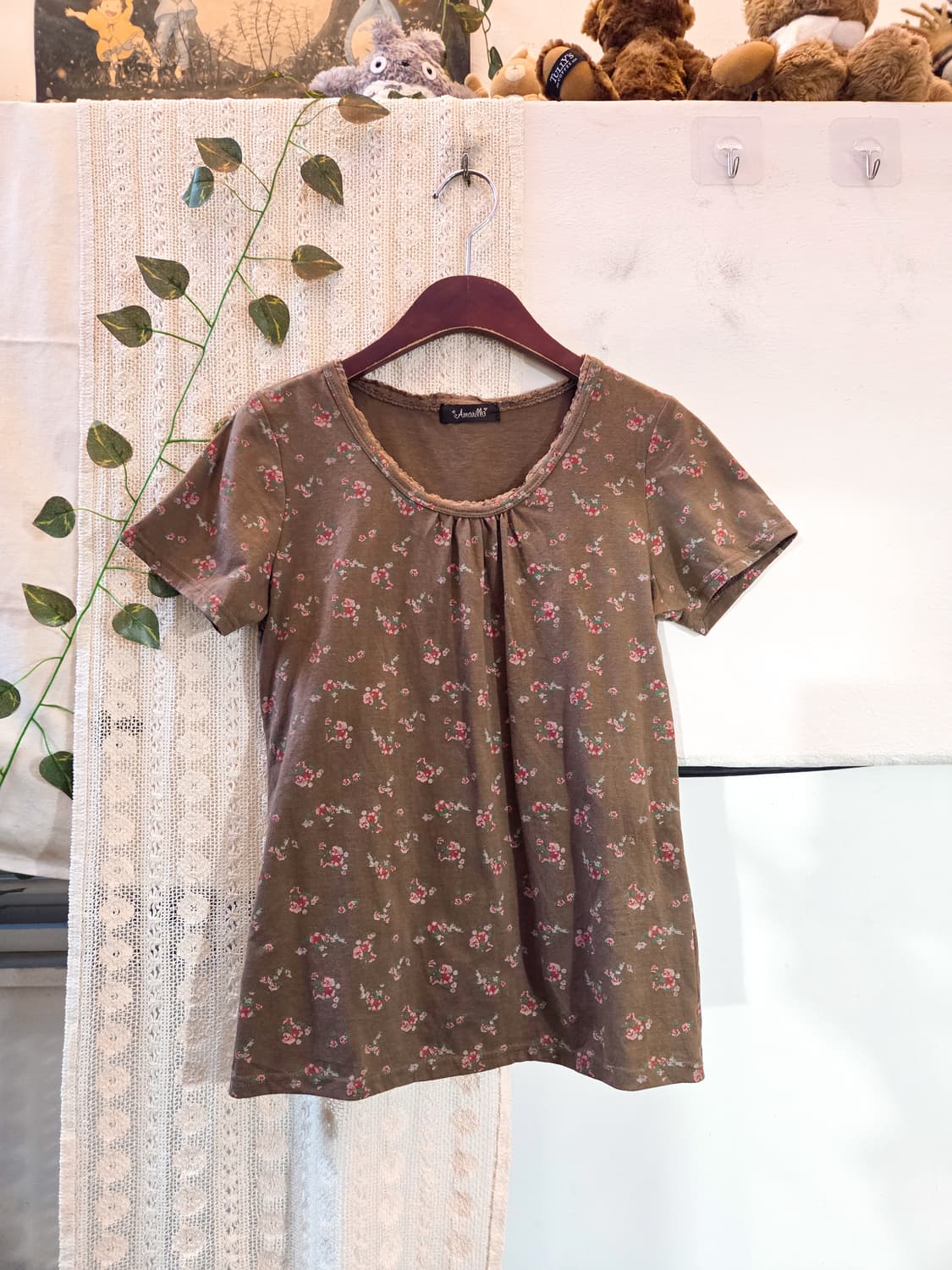 브라운 잔꽃 반팔 티셔츠 상품이미지1
