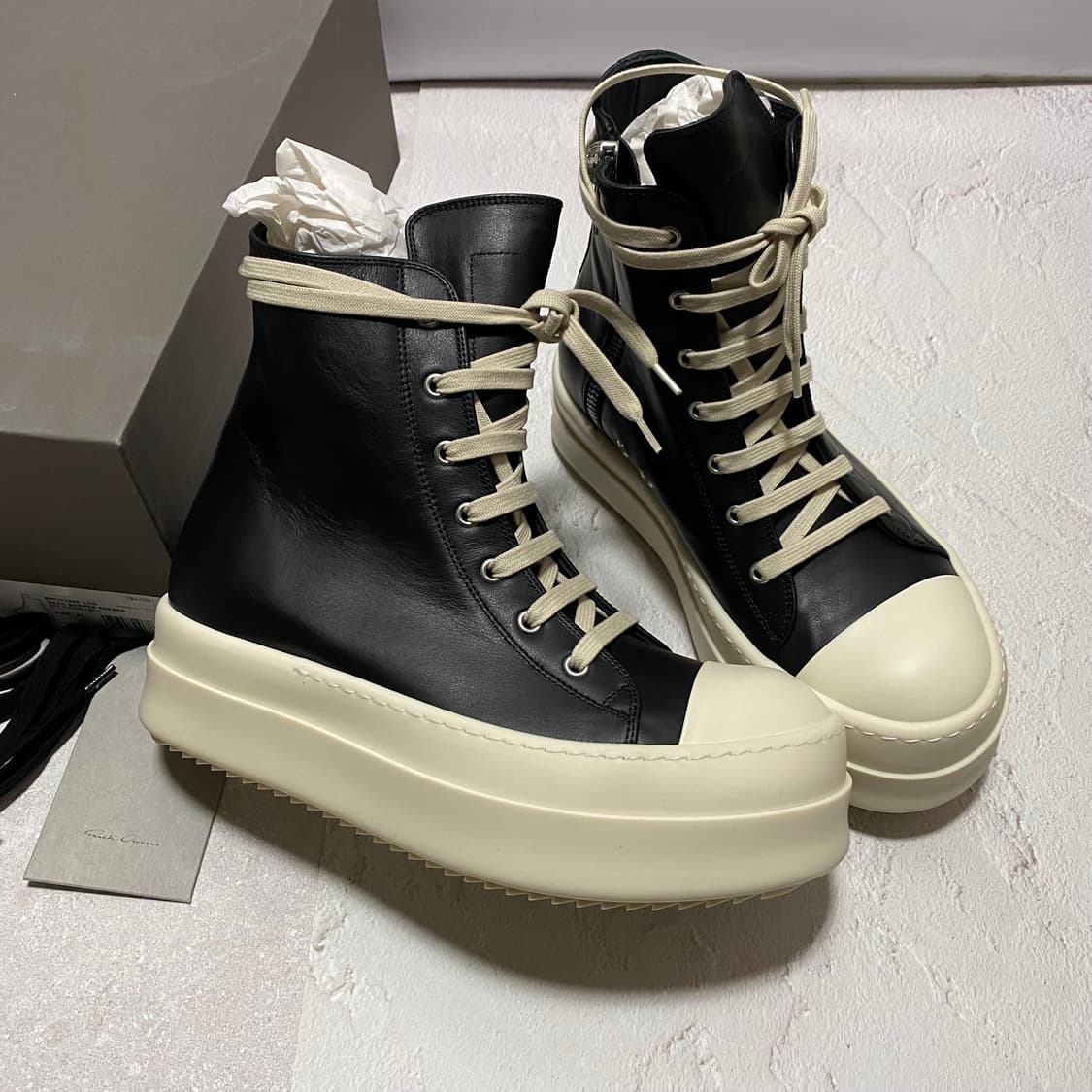 [35,37,38,39,41] 릭오웬스 메가범퍼 라몬즈 블랙 밀크 상품이미지1