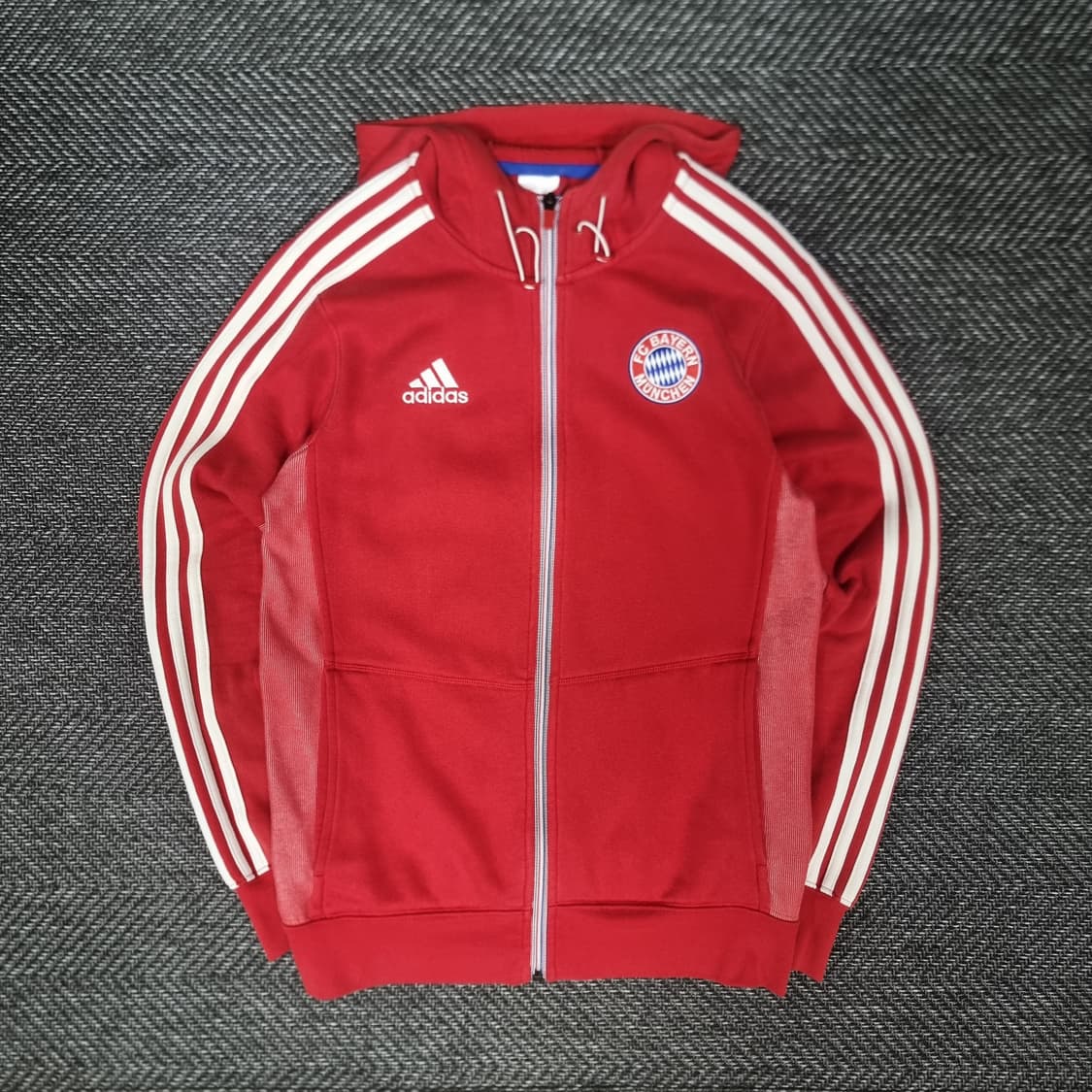아디다스 바이에른 뮌헨 후드집업 레드 상품이미지1