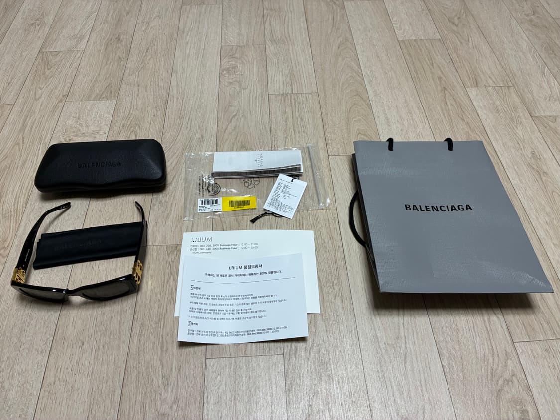 [새상품 풀박스] 발렌시아가 BB 금장 선글라스 (BB0310SK) 상품이미지2