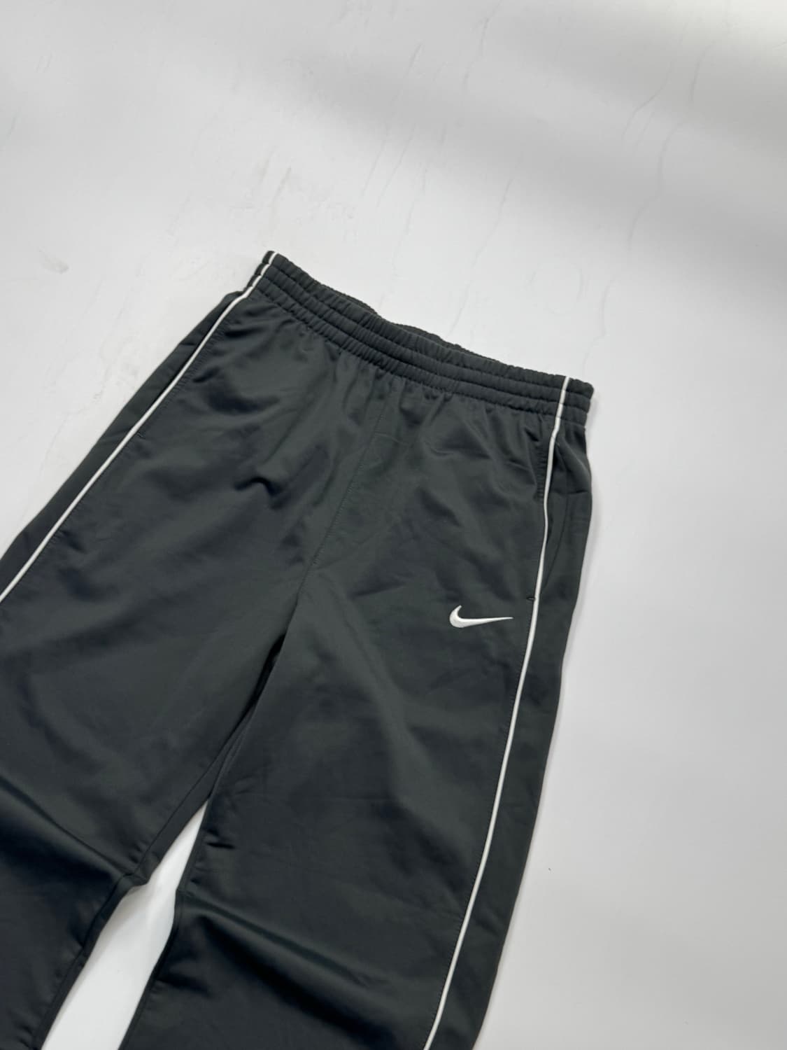 나이키 사이드라인 트랙팬츠 딥차콜 와이드 바지 상품이미지3