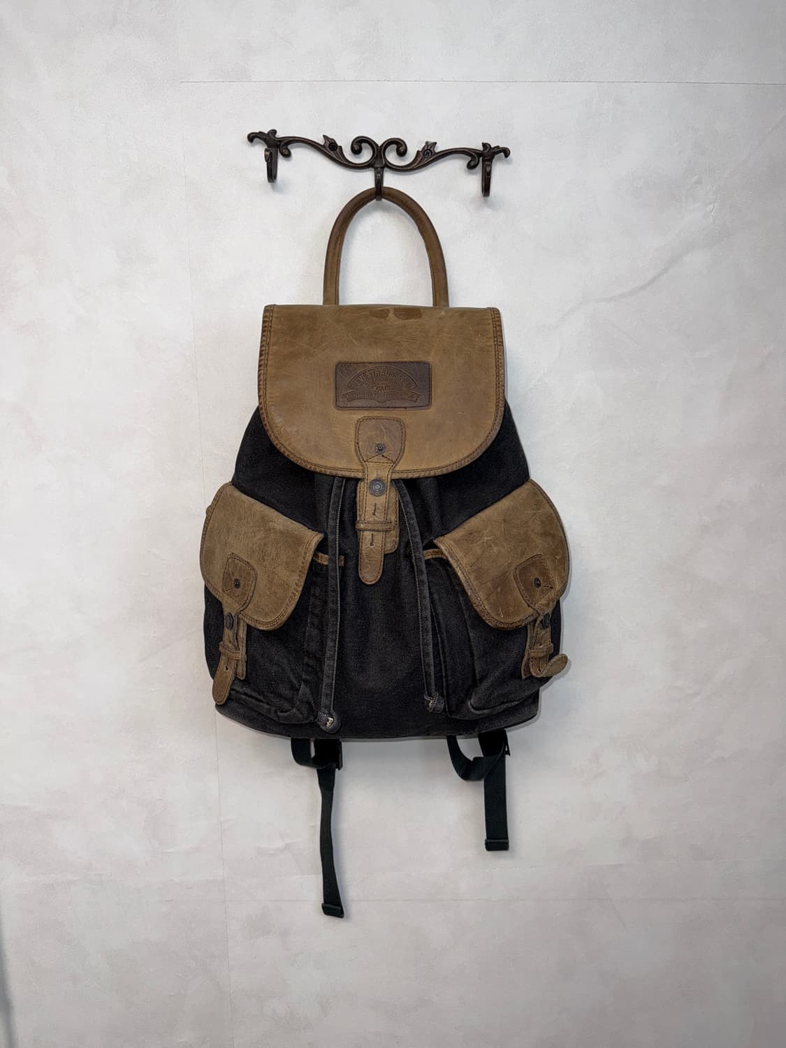 Levi’s black denim leather buckle 백팩 상품이미지1