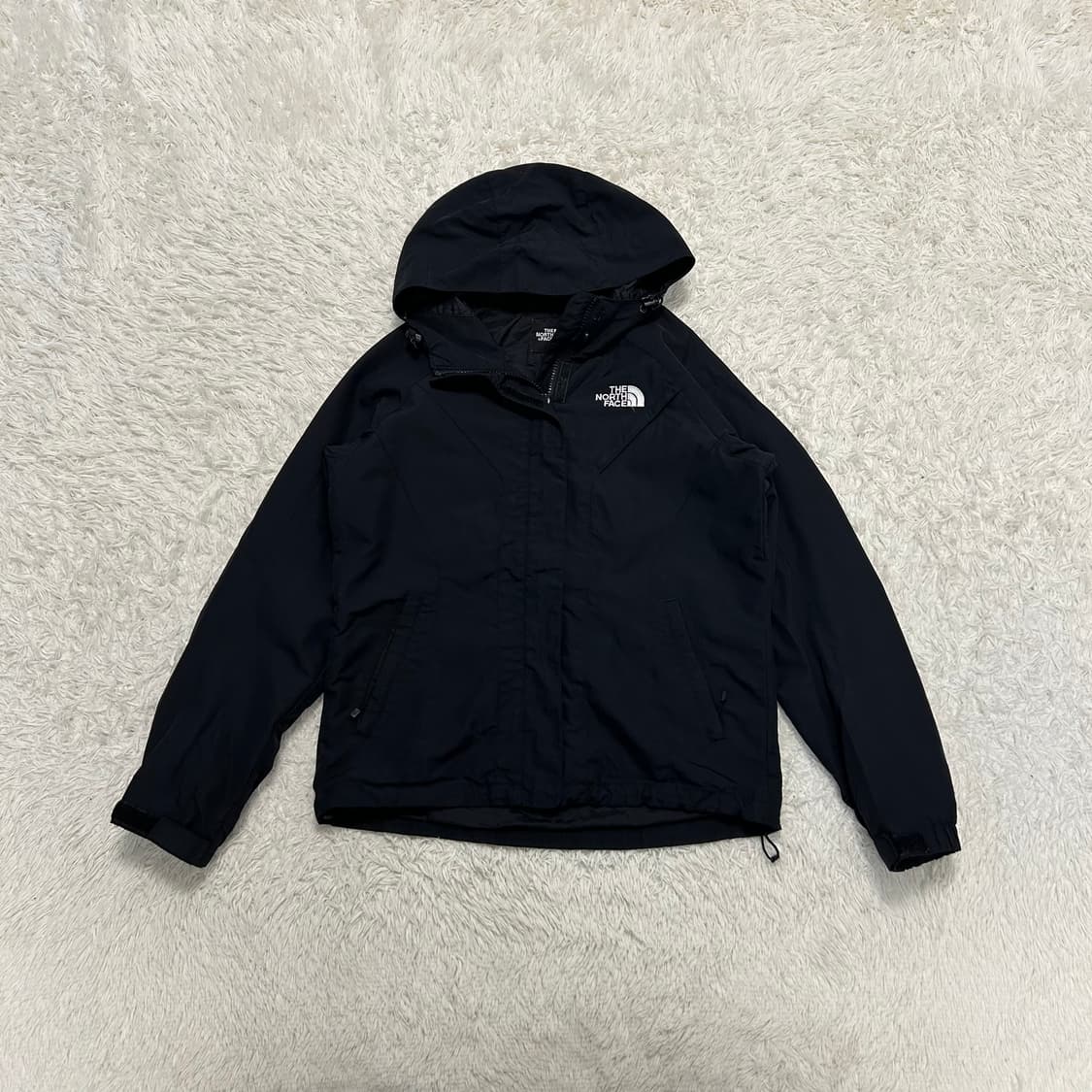 The North Face black windbreaker 상품이미지4