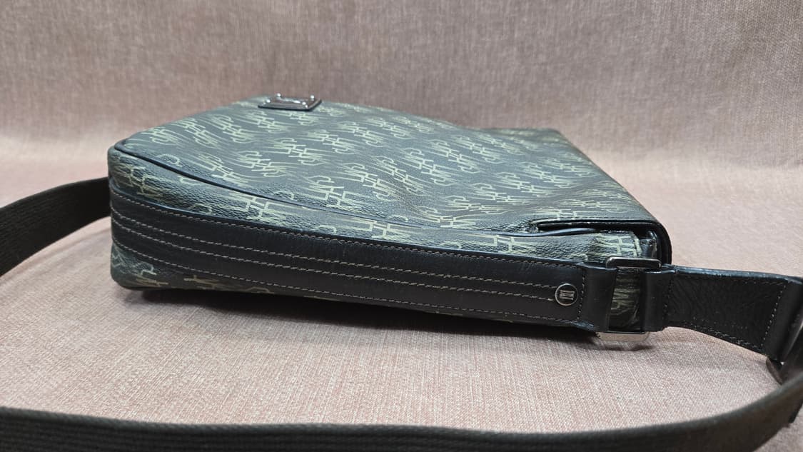 닥스 메신저백 모노그램 패턴 크로스백 상품이미지3