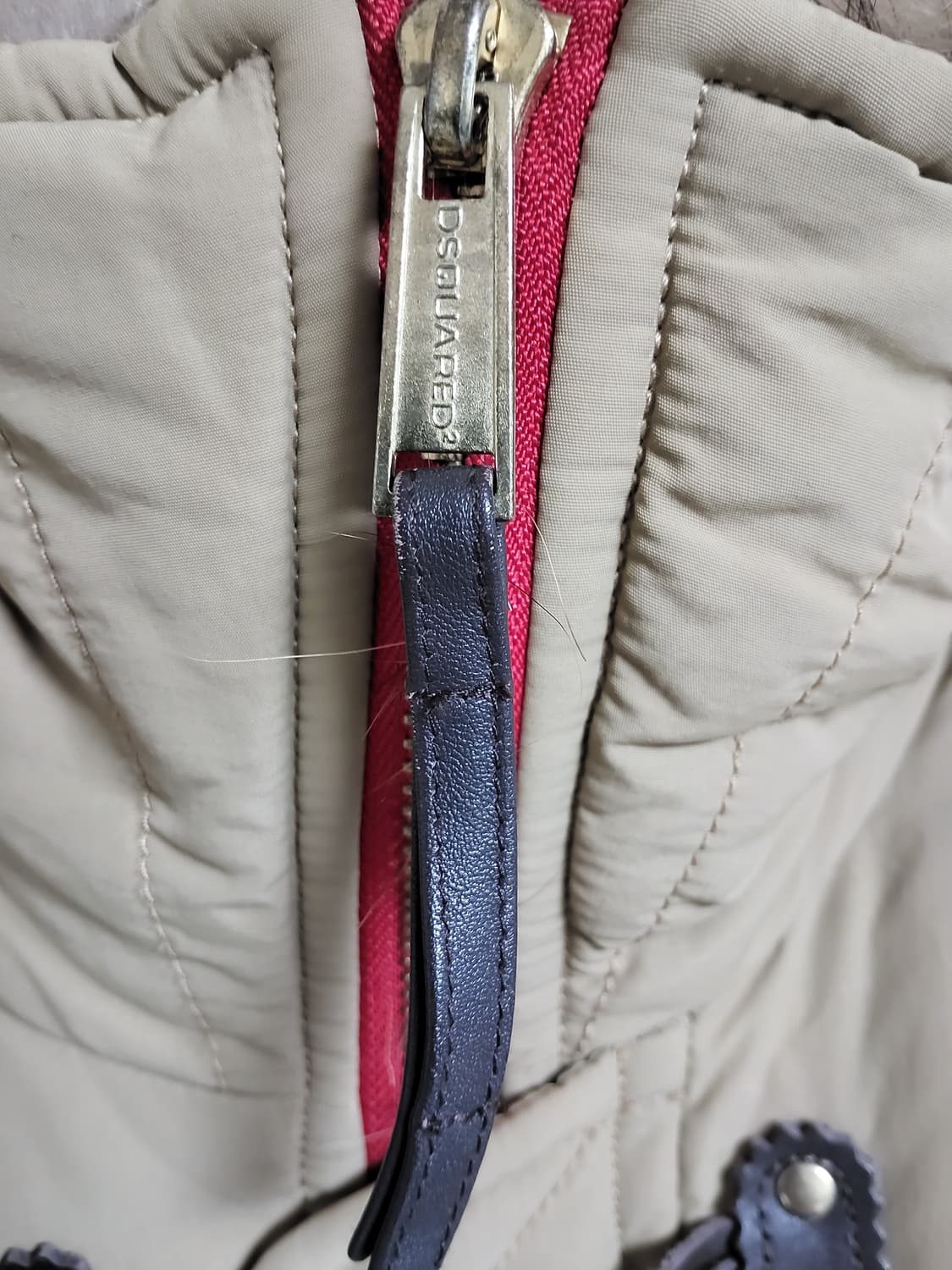 디스퀘어드 더블라쿤 방패패딩 상품이미지5