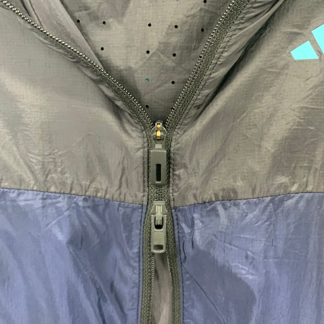 아디다스 배색 경량 바람막이 자켓  상품이미지5