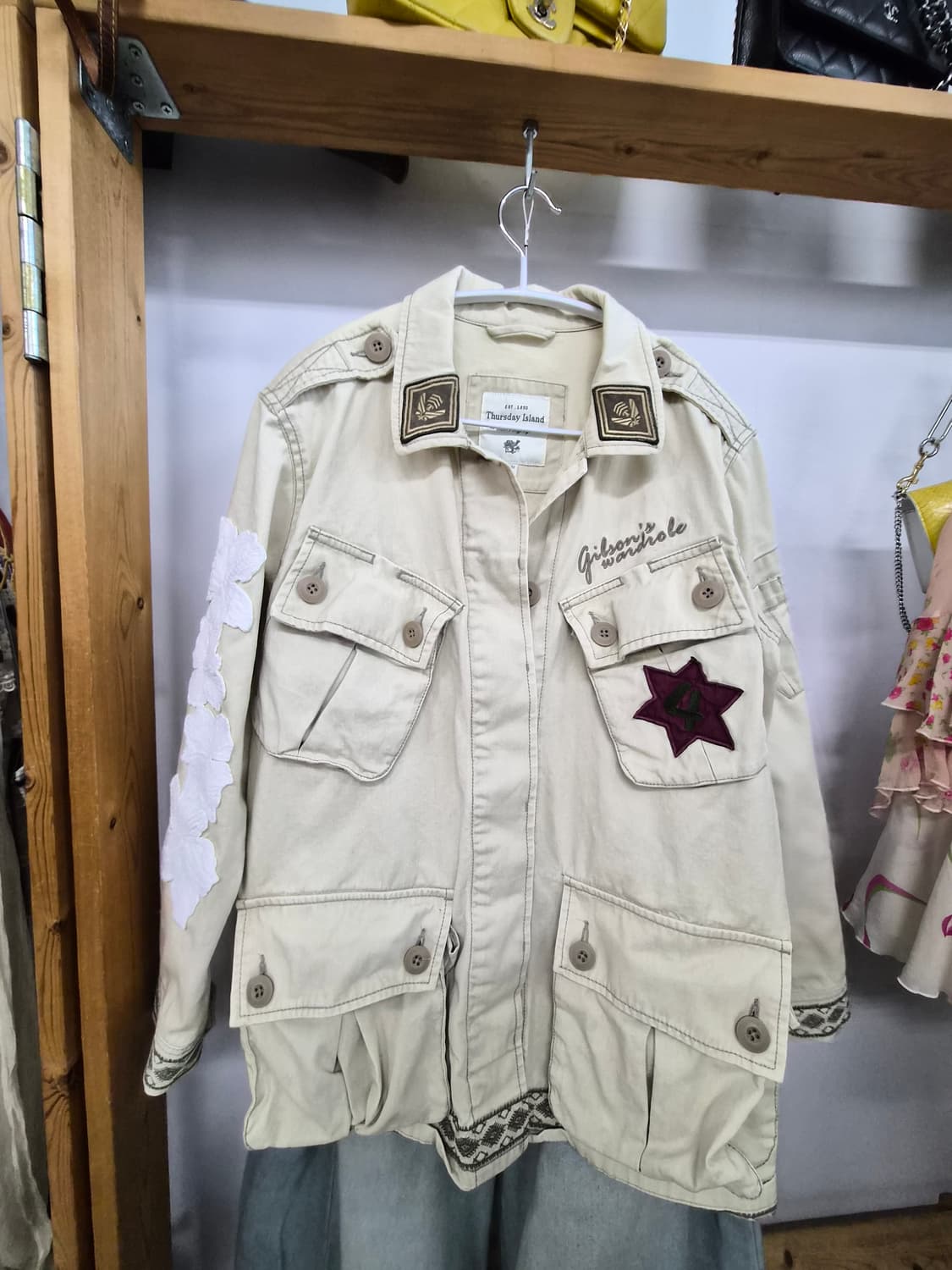 써스데이 아일랜드 자수와팬 코튼사파리 상품이미지4