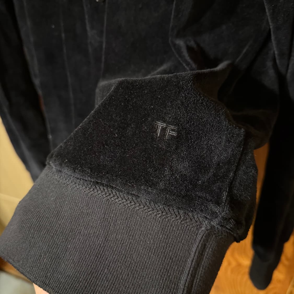 톰포드 24 S/S 벨루어 카라 헨리넥 셔츠  상품이미지5